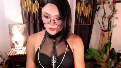 quinnie online show from December 2024 04:57:01 AM