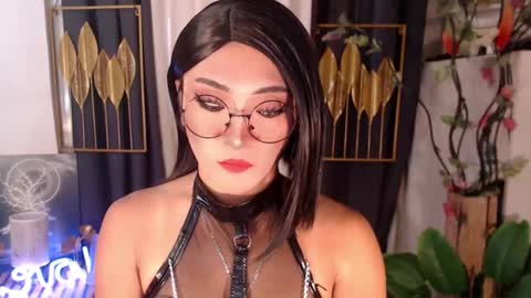 quinnie online show from December 2024 12:44:01 AM