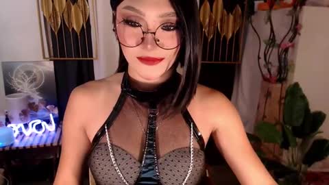 quinnie online show from January 2025 12:15:01 AM