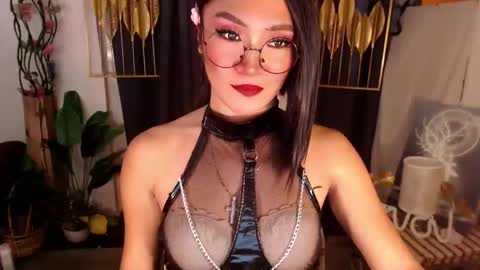 quinnie online show from January 2025 03:33:01 AM