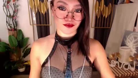 quinnie online show from February 2025 12:42:01 AM