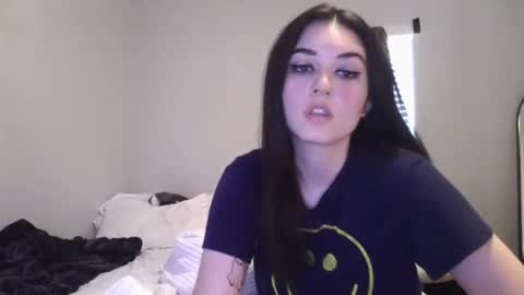 Snapshot of goddessshadowraven chatting on December 2024 05:33:01 PM Goddess Raven online show from December 2024 05:33:01 PM