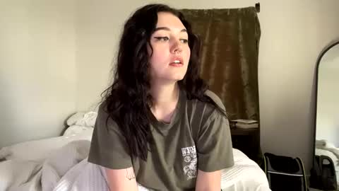 Snapshot of goddessshadowraven chatting on December 2024 01:44:02 PM Goddess Raven online show from December 2024 01:44:02 PM