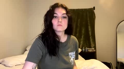 Snapshot of goddessshadowraven chatting on December 2024 09:54:02 PM Goddess Raven online show from December 2024 09:54:02 PM