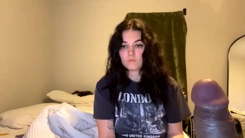 Snapshot of goddessshadowraven chatting on December 2024 10:49:02 PM Goddess Raven online show from December 2024 10:49:02 PM