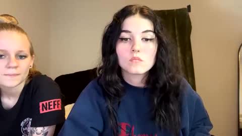 Snapshot of goddessshadowraven chatting on December 2024 11:18:01 PM Goddess Raven online show from December 2024 11:18:01 PM