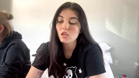 Snapshot of goddessshadowraven chatting on January 2025 05:10:01 PM Goddess Raven online show from January 2025 05:10:01 PM