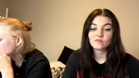 Snapshot of goddessshadowraven chatting on January 2025 10:45:01 PM Goddess Raven online show from January 2025 10:45:01 PM