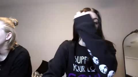 Snapshot of goddessshadowraven chatting on January 2025 02:15:02 AM Goddess Raven online show from January 2025 02:15:02 AM