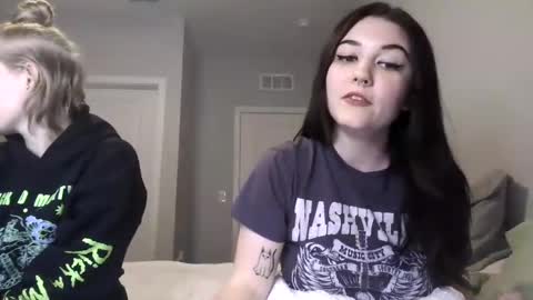 Snapshot of goddessshadowraven chatting on January 2025 02:58:01 AM Goddess Raven online show from January 2025 02:58:01 AM