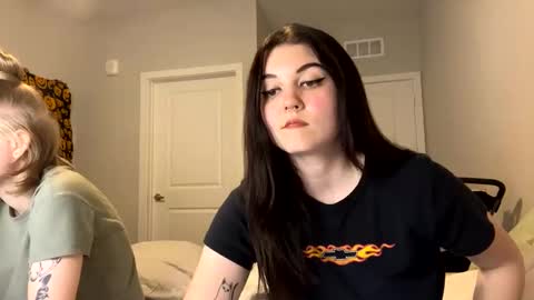 Snapshot of goddessshadowraven chatting on January 2025 12:36:01 AM Goddess Raven online show from January 2025 12:36:01 AM