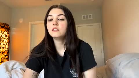 Snapshot of goddessshadowraven chatting on January 2025 04:28:01 PM Goddess Raven online show from January 2025 04:28:01 PM