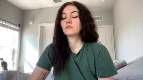 Snapshot of goddessshadowraven chatting on January 2025 04:02:02 PM Goddess Raven online show from January 2025 04:02:02 PM