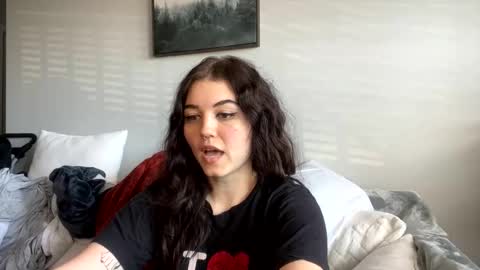 Snapshot of goddessshadowraven chatting on February 2025 04:36:01 PM Goddess Raven online show from February 2025 04:36:01 PM