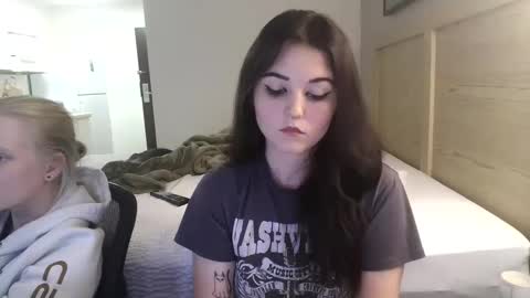 Snapshot of goddessshadowraven chatting on September 2025 04:44:01 AM Goddess Raven online show from September 2025 04:44:01 AM