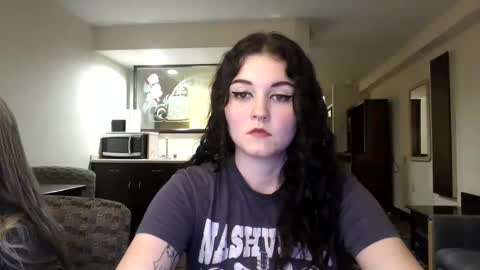 Snapshot of goddessshadowraven chatting on September 2025 04:04:02 AM Goddess Raven online show from September 2025 04:04:02 AM