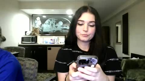 Snapshot of goddessshadowraven chatting on September 2025 04:50:02 AM Goddess Raven online show from September 2025 04:50:02 AM