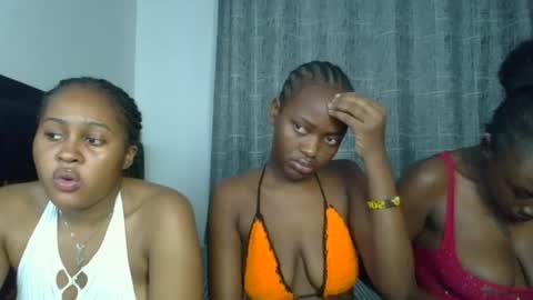 Snapshot of godess_lunah chatting on June 2026 05:33:02 PM godess_lunah online show from June 2026 05:33:02 PM
