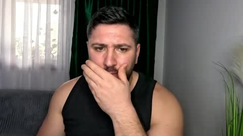 gold_alpha_boy online show from April 2026 02:40:01 PM