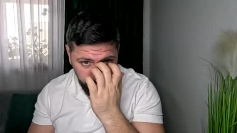 gold_alpha_boy online show from April 2026 07:33:02 AM