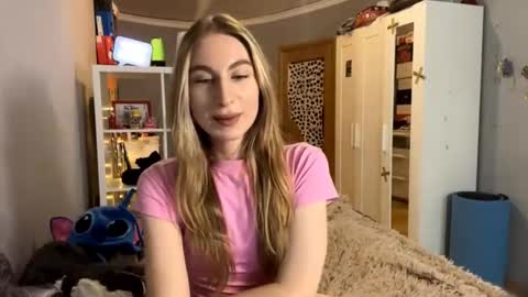 Gloria online show from December 2025 04:25:02 PM