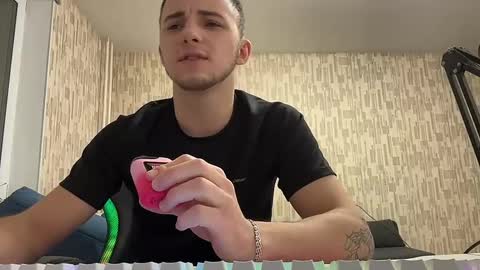 Golden boyyy21 online show from February 2025 03:59:01 PM