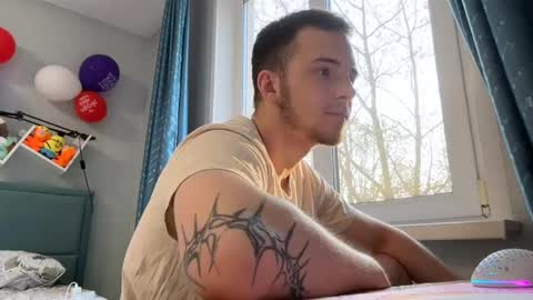 Golden boyyy21 online show from February 2025 01:47:02 PM