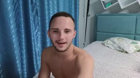 Golden boyyy21 online show from September 2025 07:36:01 PM