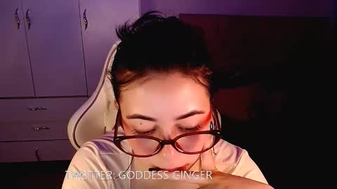 Snapshot of golden_gingerkitty chatting on October 2025 02:04:02 AM golden_gingerkitty online show from October 2025 02:04:02 AM