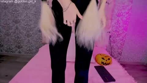 Snapshot of golden_girl__ chatting on November 2025 02:02:02 AM golden girl online show from November 2025 02:02:02 AM