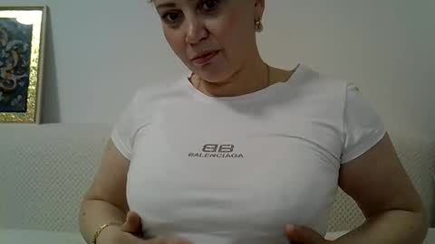 Snapshot of golden_kessie chatting on May 2026 06:42:02 AM golden_kessie online show from May 2026 06:42:02 AM