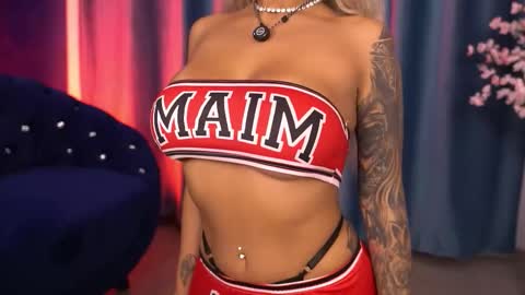 GoldenAmberX online show from November 2025 06:12:02 AM