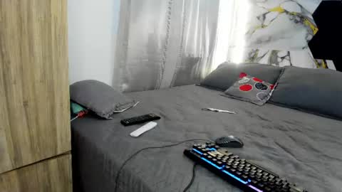 Golden online show from June 2026 06:47:01 PM
