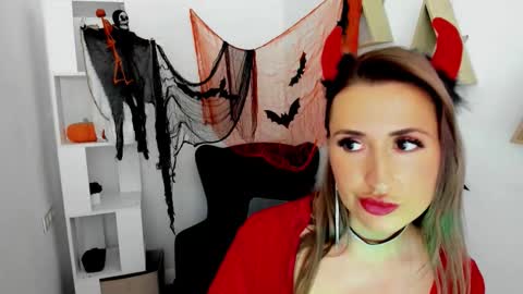 Olivia online show from October 2025 05:08:01 AM