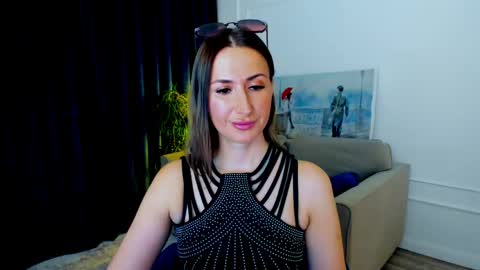 Olivia online show from April 2026 07:22:01 PM