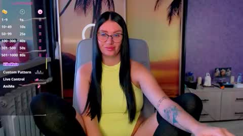 Snapshot of goldenwitchx chatting on October 2025 05:51:02 AM Polina online show from October 2025 05:51:02 AM