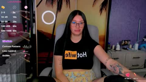 Snapshot of goldenwitchx chatting on October 2025 06:16:02 AM Polina online show from October 2025 06:16:02 AM