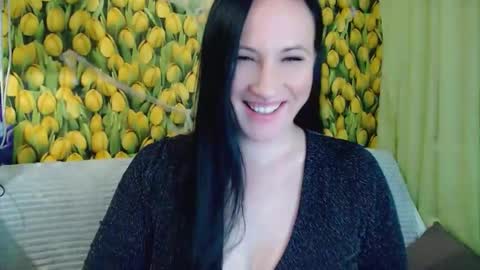 Snapshot of goldmoonn chatting on November 2025 03:23:02 PM goldmoonn online show from November 2025 03:23:02 PM