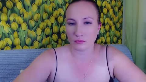 Snapshot of goldmoonn chatting on July 2026 05:45:01 PM goldmoonn online show from July 2026 05:45:01 PM