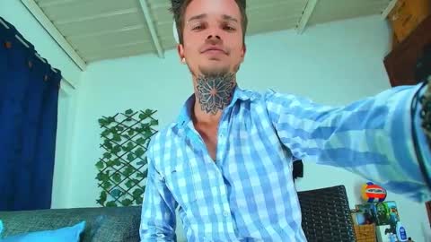 Snapshot of goldy_loyal99 chatting on September 2025 04:23:01 AM Goldy Loyal93 online show from September 2025 04:23:01 AM