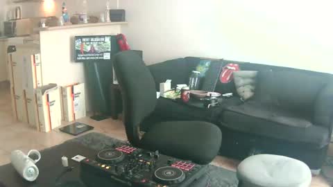Snapshot of goldyguy011 chatting on June 2026 01:19:02 AM goldyguy011 online show from June 2026 01:19:02 AM