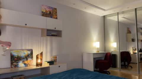 Polly online show from November 2025 02:41:01 PM