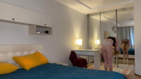 Polly online show from November 2025 12:17:01 PM