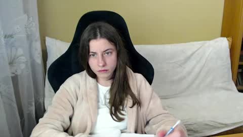 Snapshot of good__night chatting on June 2026 05:19:01 PM Elizabeth Effie online show from June 2026 05:19:01 PM