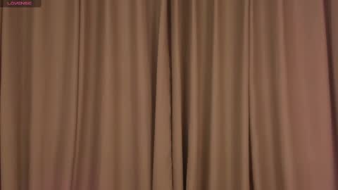 Snapshot of gorgeous_brunette chatting on February 2025 12:04:02 PM Rose online show from February 2025 12:04:02 PM