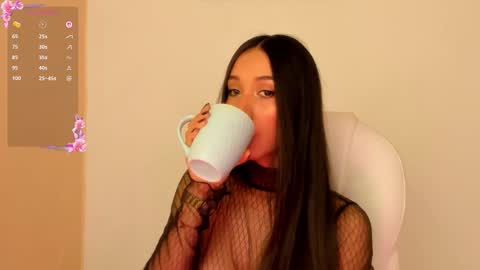 Snapshot of gorgeous_brunette chatting on September 2025 08:03:02 AM Rose online show from September 2025 08:03:02 AM