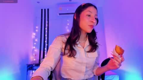 i am Jessi  I love animals and drawing I hope to get along with everyone. XOXO online show from February 2026 08:21:01 PM