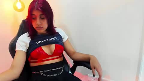 Snapshot of gothictemptress_ chatting on January 2025 12:07:02 PM karen online show from January 2025 12:07:02 PM