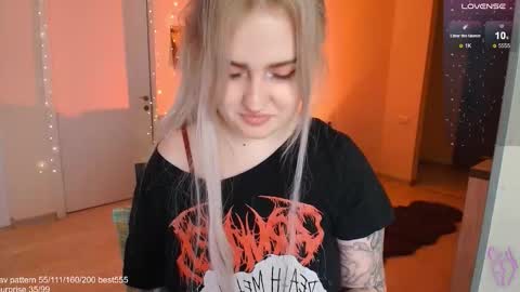 Snapshot of gothkittys chatting on January 2026 02:33:02 PM traumfrau Kira angel face devil eyes I SELL A LOT VIDEO IN GALLERY online show from January 2026 02:33:02 PM