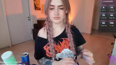 Snapshot of gothkittys chatting on February 2026 01:27:02 PM traumfrau Kira angel face devil eyes I SELL A LOT VIDEO IN GALLERY online show from February 2026 01:27:02 PM